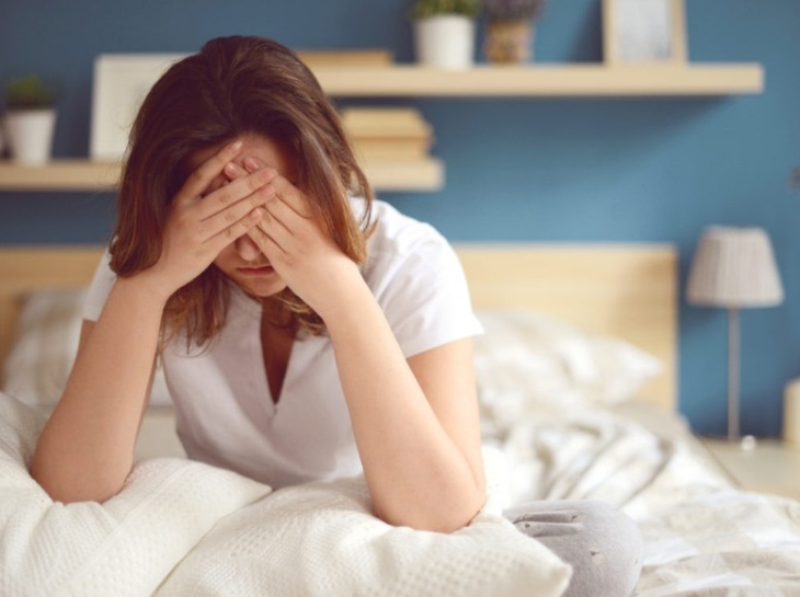 Đau đầu mất ngủ kéo dài gây ra nhiều lo lắng