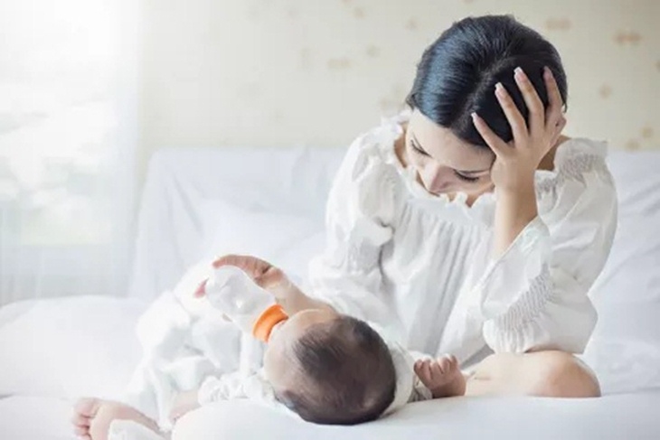 Các mẹ nên ngủ sớm hơn bình thường để nhanh phục hồi sức khỏe