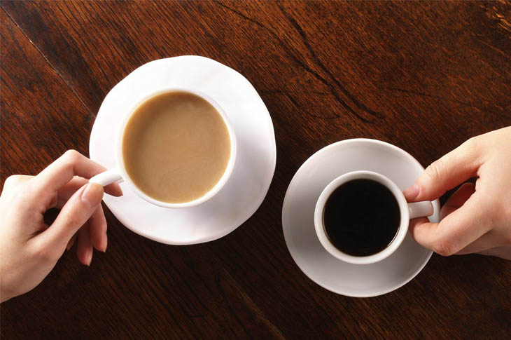 Trà hoặc cà phê có thể giúp bạn giảm đau đầu và tỉnh táo hơn