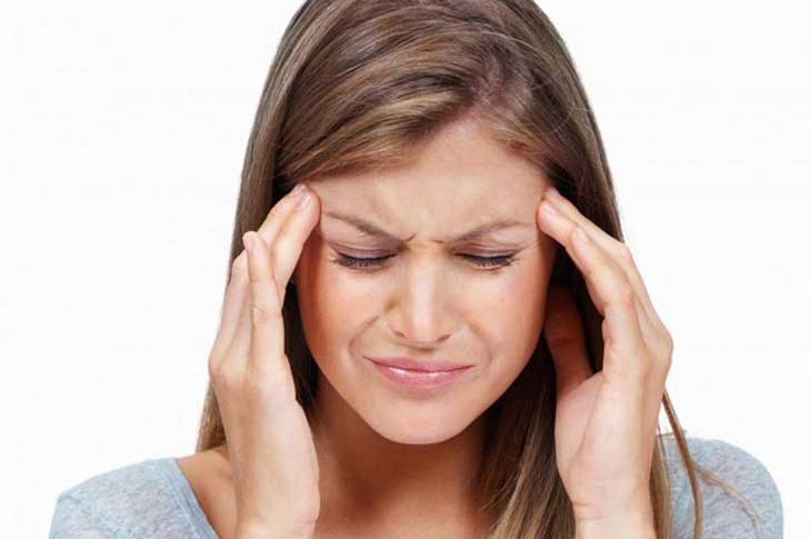 Đau đầu nhói từng cơn gây ra các đợt đau giật diễn ra thường xuyên