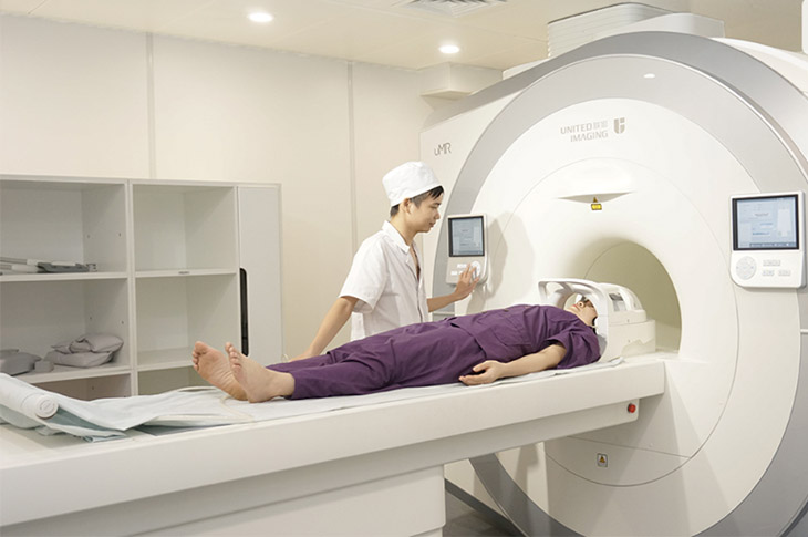 Tùy từng trường hợp sẽ được bác sĩ chỉ định chụp CT hay MRI